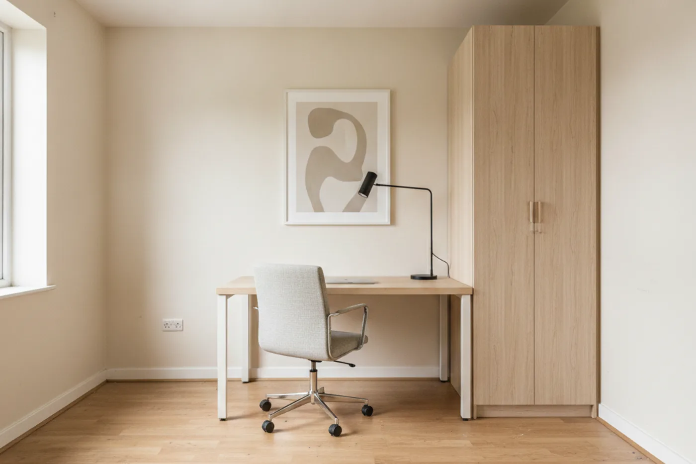 office — Focused minimal